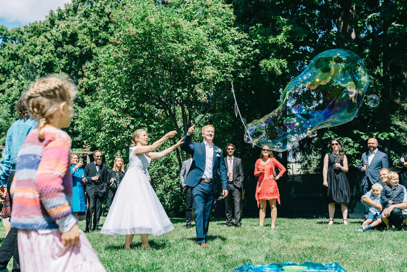 Dr. Bubbles & Team – Musik und Unterhaltung in Berlin