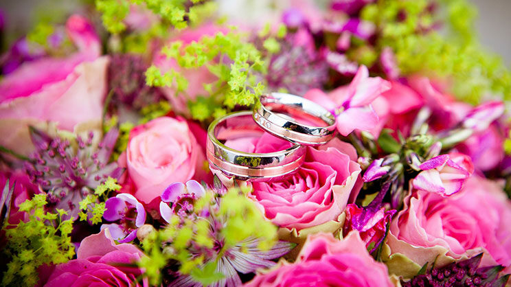 Traditionelle und romantische Bräuche zur Hochzeit